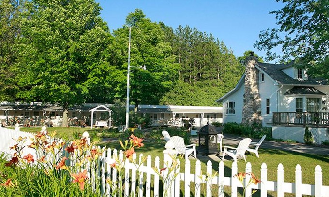 Fish Creek Hotel | Peninsula Park-View Resort