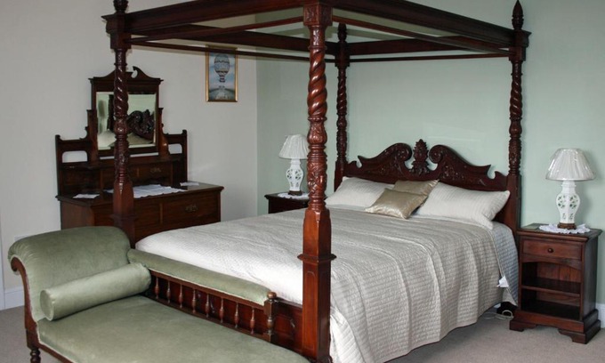 Rhayader Bed & Breakfast | Penralley House B&B