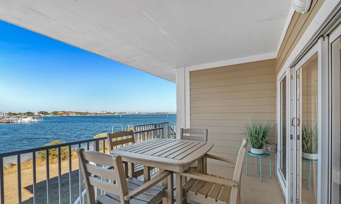 Pensacola Beach Condo | Pensacola Beach Waterfront | Villa Sabine | Paddleboards, Bikes & More | My Beach Getaways