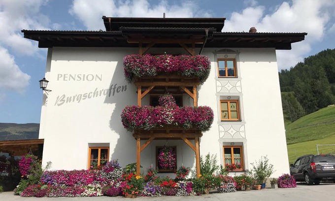 Fendels House | Pension Burgschroffen