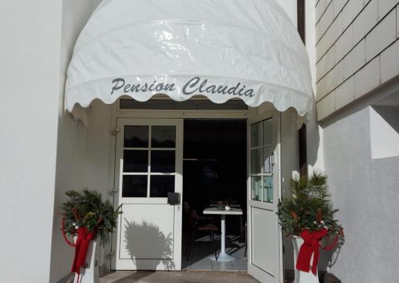 Voesendorf Bed & Breakfast | Pension Claudia