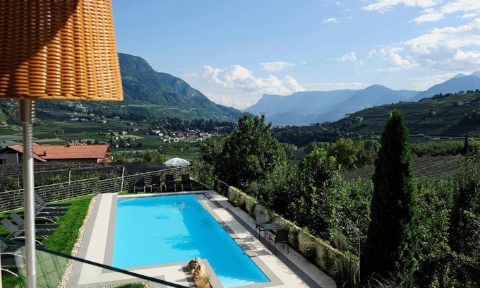 Tirolo House | Pension Schweigkofler