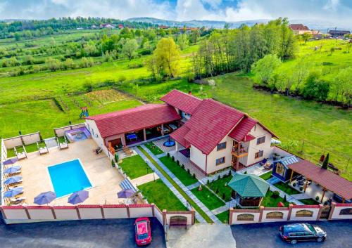 Novaci House | Pensiunea Adrian