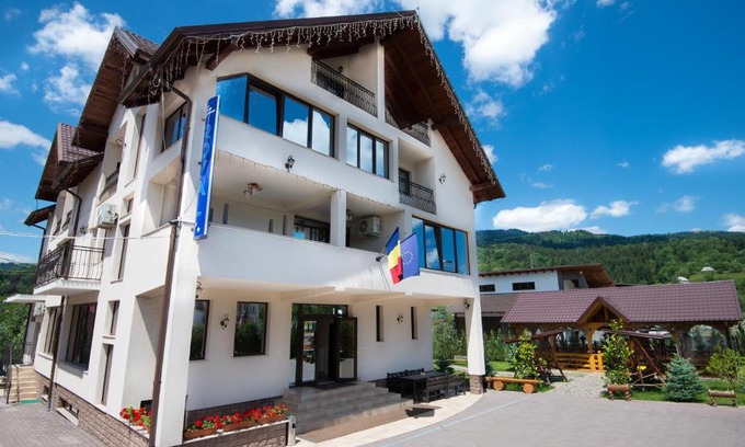 Borsa House | Pensiunea Royal