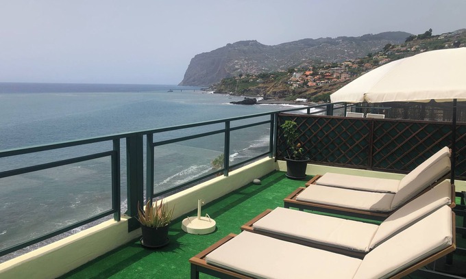 Sao Martinho Apartment | Penthouse apartment with air conditioning, ocean view & private rooftop terrace