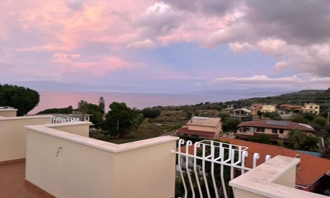 Zambrone Apartment | Penthouse Appartment with private solarium on roof