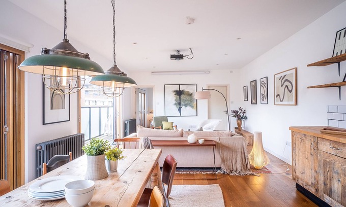 Tower Hill Apartment | Penthouse. Brick Lane. Zone 1. Roof Terrace