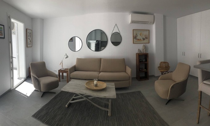Cadaques Apartment | Penthouse, contemporary, new, parking, elevator, 2 bedrooms +1 sofa bed