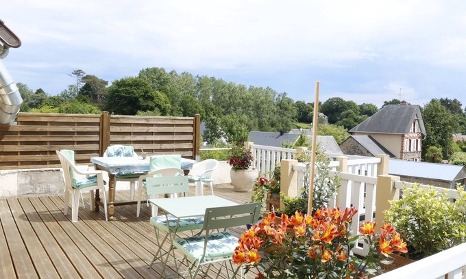 Saint-Jean-le-Thomas Apartment | PENTHOUSE APARTMENT 2MIN FROM MONT SAINT MICHEL BAY