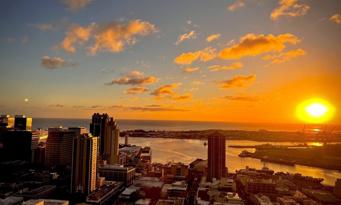 Kalihi - Palama Apartment | Penthouse In Downtown Honolulu with Private Rooftop Lanai