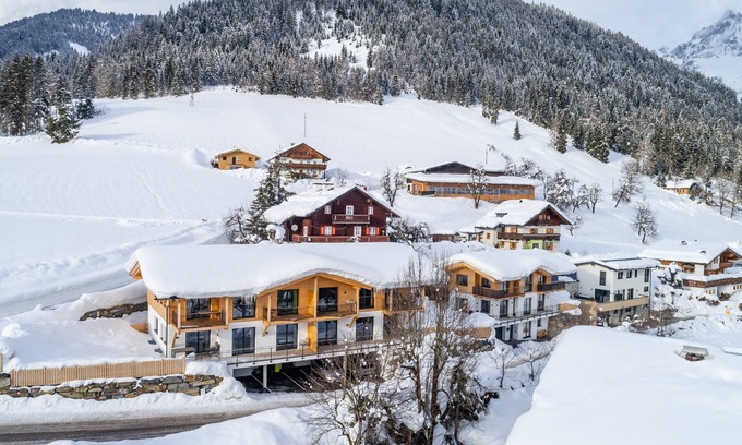 Werfenweng Apartment | Penthouse in idyllic village near ski lift