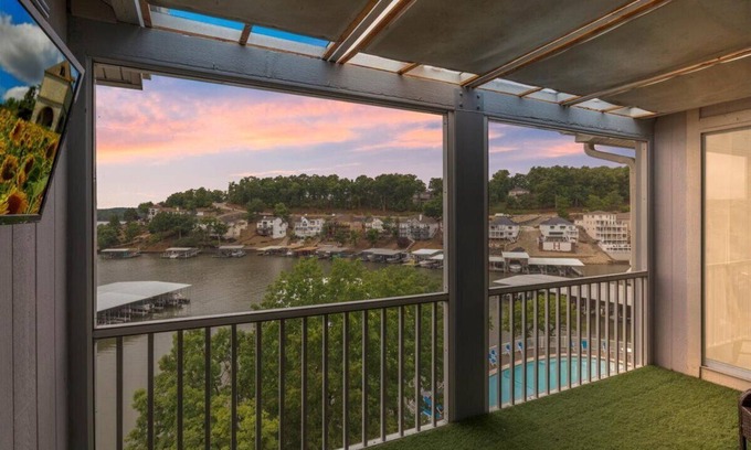 Village of Four Seasons Condo | Penthouse Level Condo w/Lake & Pool Views, Tennis & Pickleball