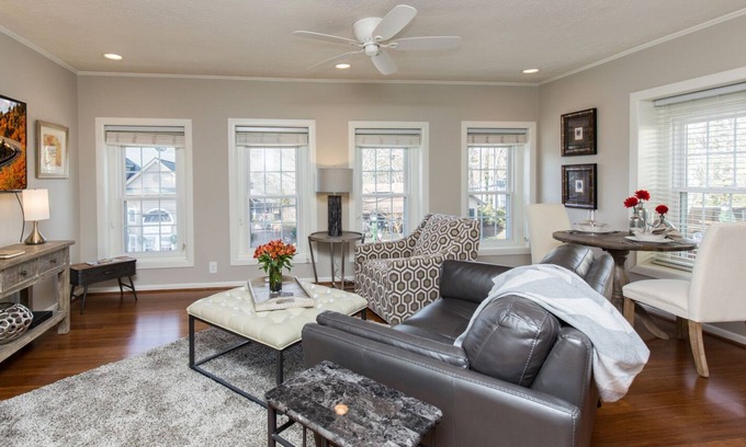 Blowing Rock House | Penthouse on Main A 1BR/1BA Penthouse on Main Street Blowing Rock