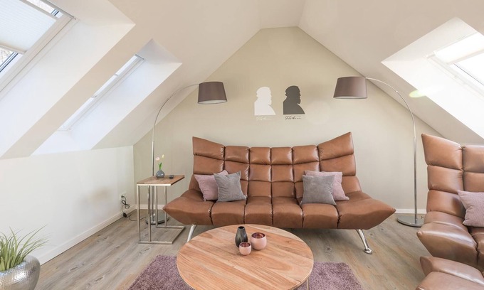 Zentrum Apartment | Penthouse Theo vacation apartment in Husum for up to 4 people