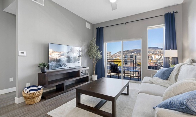 Downtown Salt Lake City Apartment | Penthouse w/Capital VIEWS! NEW!