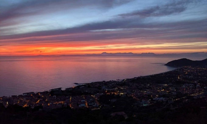 Castellabate Historic Centre Apartment | Penthouse with Panoramic Terrace and Sea View in Cilento