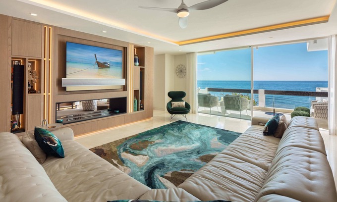 Golden Mile Apartment | Penthouse with Sea View in Puente Romano