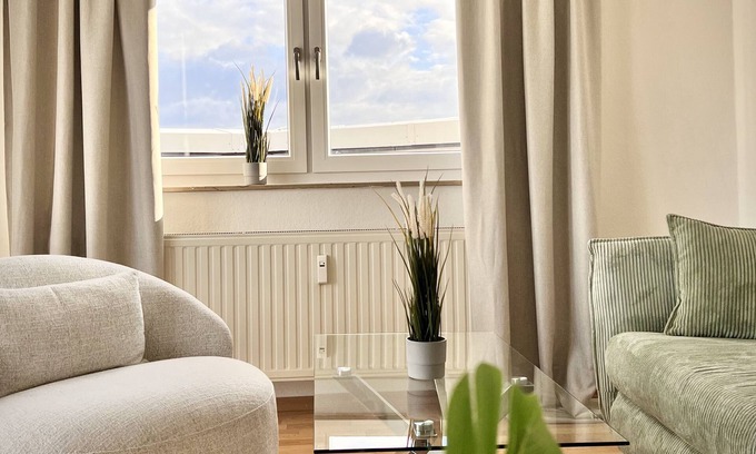 Herrenhausen Apartment | Penthouse Wolkenplatz 55 sqm - roof terrace, free garage and WLAN, Smart TV