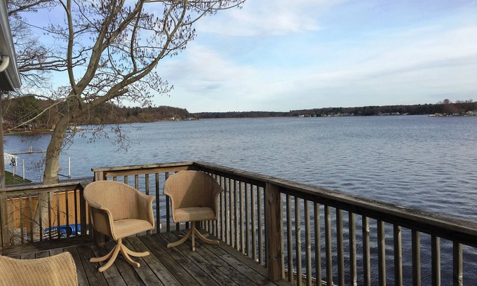 Pentwater House | Pentwater Lakehouse, 2 bed, 2 full bath on Pentwater Lake.