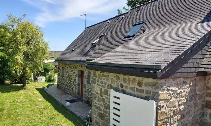 Camaret-sur-Mer House | PENTY en PIERRES, 6-8 People, Kerloc'h Beach (Private heated swimming pool)