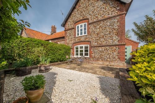 Helhoughton House | Peony Cottage
