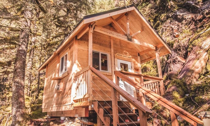 Seward Cabin | Pepper Creek Cabin at Granite Point