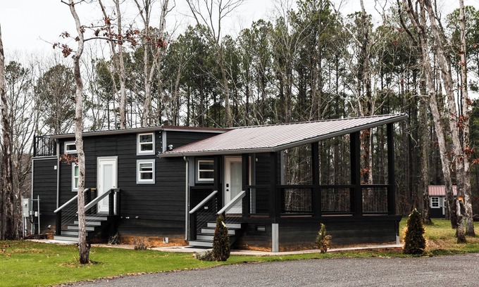 Dover House | Pepper's Place ("In The Pines" at KY Lake) | 131 Pine Grove Lane, Dover, TN 37058