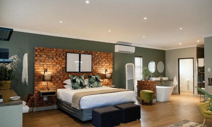 Bloemfontein House | Pepper Tree Venue & Guesthouse