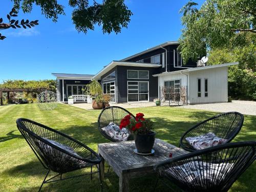 Havelock North House | Peppertree lodge
