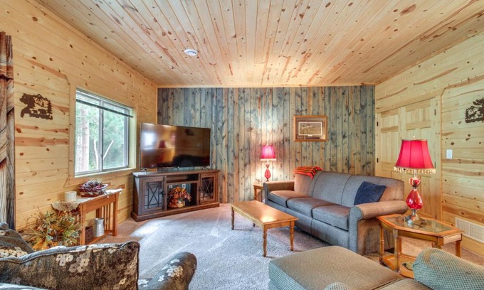 Pequot Lakes House | Pequot Lakes Vacation Rental with Patio and Fire Pit