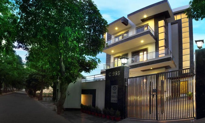 Sushant Lok Apartment | Perch Arbor Suites