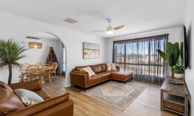 Moonta Bay House | Percys Beach House Moonta Bay
