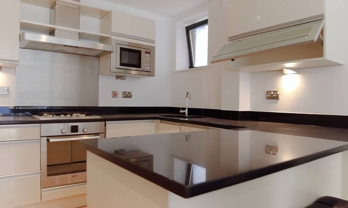 St Luke's Apartment | Perfect blend of modern convenience &urban charm.