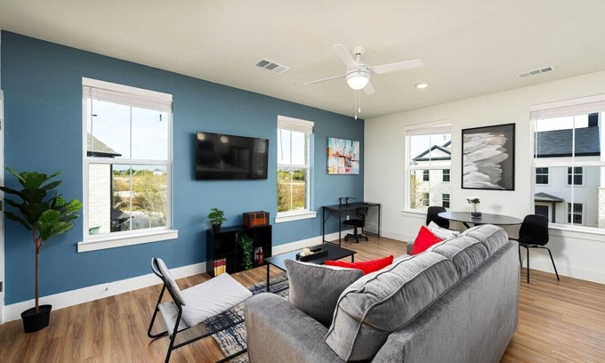 Pflugerville Apartment | Perfect Environment w toptier furnishing/amenities