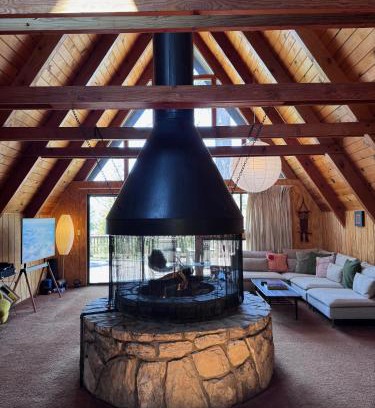 Running Springs House | Perfect Fall Romantic Getaway! 60's Time Capsule