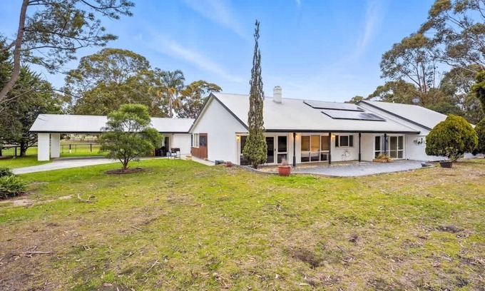 Cranboune South House | Perfect Family Getaway in Cranbourne South!