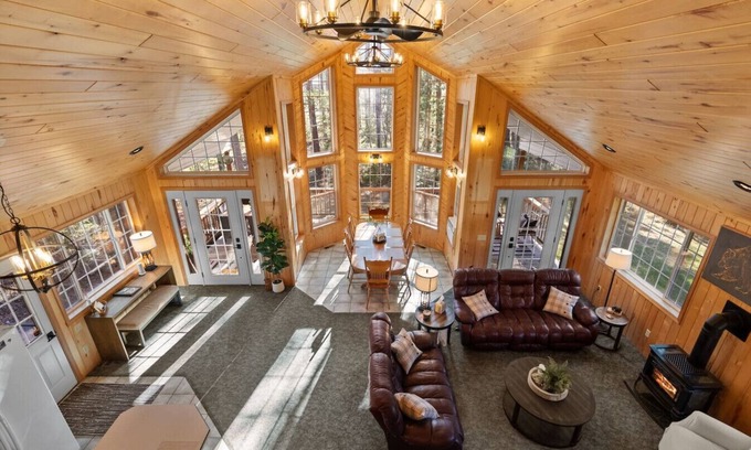 Coram House | Perfect Family Getaway* Glacier Park Chalet* AC!