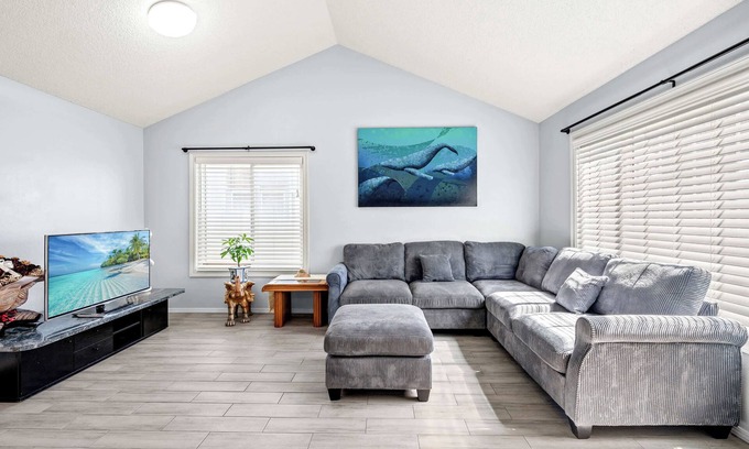 Ontario House | Perfect Family Getaway w Garden Near ONT Airport