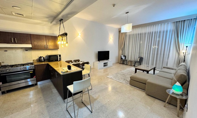 Al Barsha 1 Apartment | Perfect family Holiday Home in center of Dubai with all amenities. Pet-friendly.