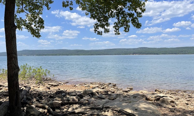 Greers Ferry House | Perfect family sized lakefront home! Enjoy Greer’s Ferry lake from the backyard.