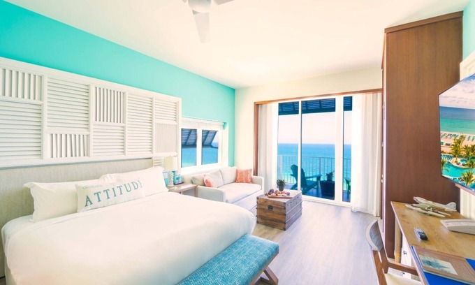Hollywood Hotel | Perfect for a Beach Getaway - 2 Spacious Rooms w/Ocean Views and Outdoor Pool