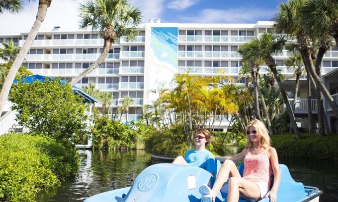 St. Pete Beach Resort | Perfect for Family!4 Spacious Units, Pool, Beach, Fitness Center, Parking