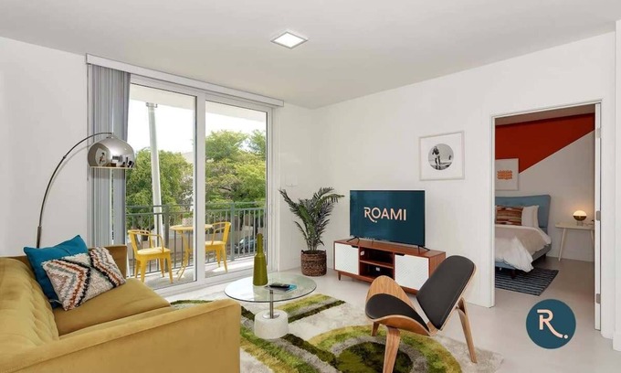 Coral Way House | Perfect for Groups | Miami | Roami at Grove 27