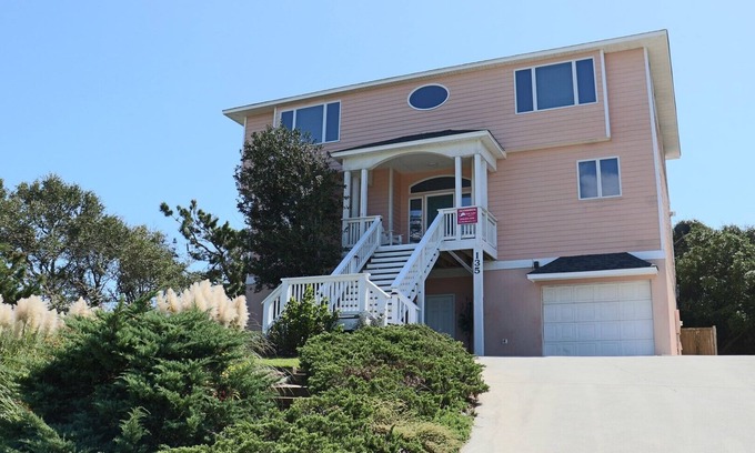 Emerald Isle House | Perfect for Large Families – 6BR with Beach Access & 2 Kitchens