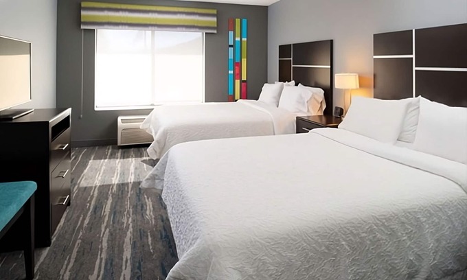 Glenwood Springs Hotel | Perfect for Nature Lovers! Pets Allowed, Free Breakfast, Free Parking, Pool!