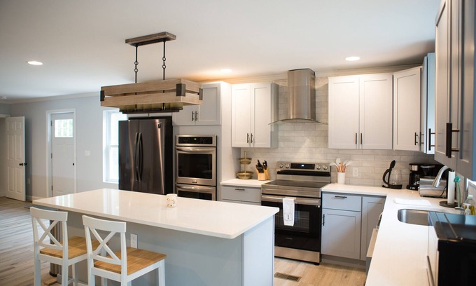 Bartlett House | Perfect for Snowmobilers, Close to Attitash, Storyland, and North Conway.
