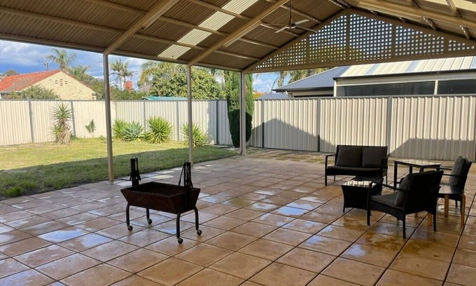 Glenelg North House | Perfect Location - close to beach and city