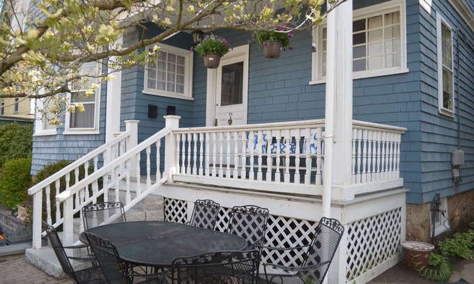 Off Broadway House | Perfect Location close to downtown