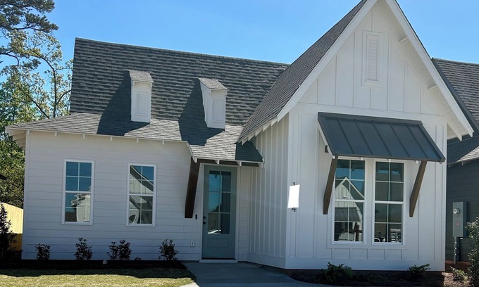Opelika House | Perfect location for game day weekends, RTJ golf trips & much more!