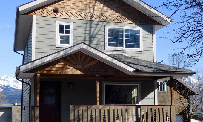Seward House | Perfect location in the heart of Seward with a view of Mt Marathon and the Bay.
